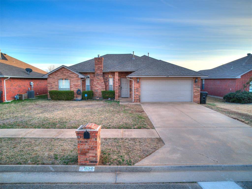 Moore, OK 73160,304 SW 40th Street