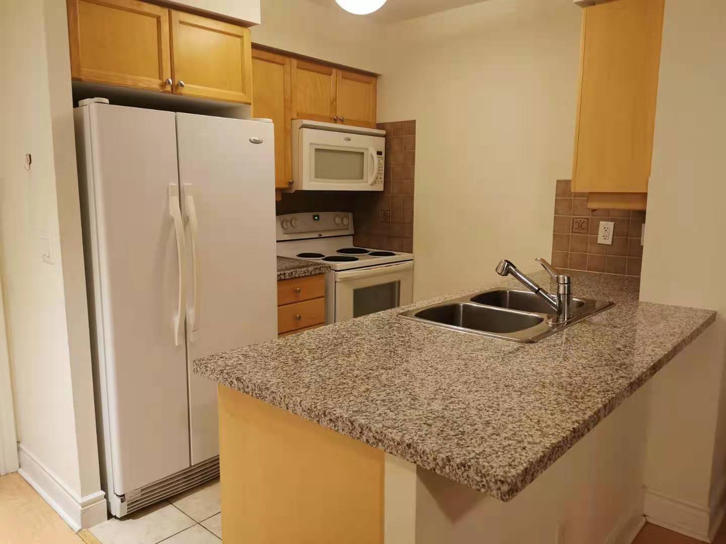 Toronto, ON M2M 4M7,15 Greenview AVE #1210