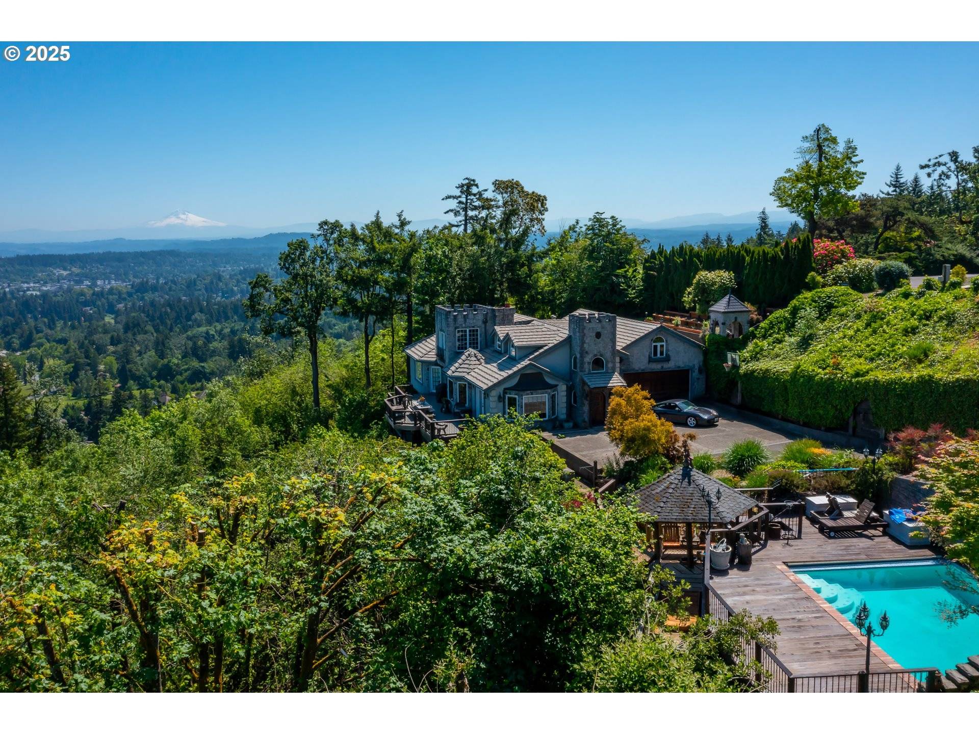 Lake Oswego, OR 97034,1777 SKYLAND DR