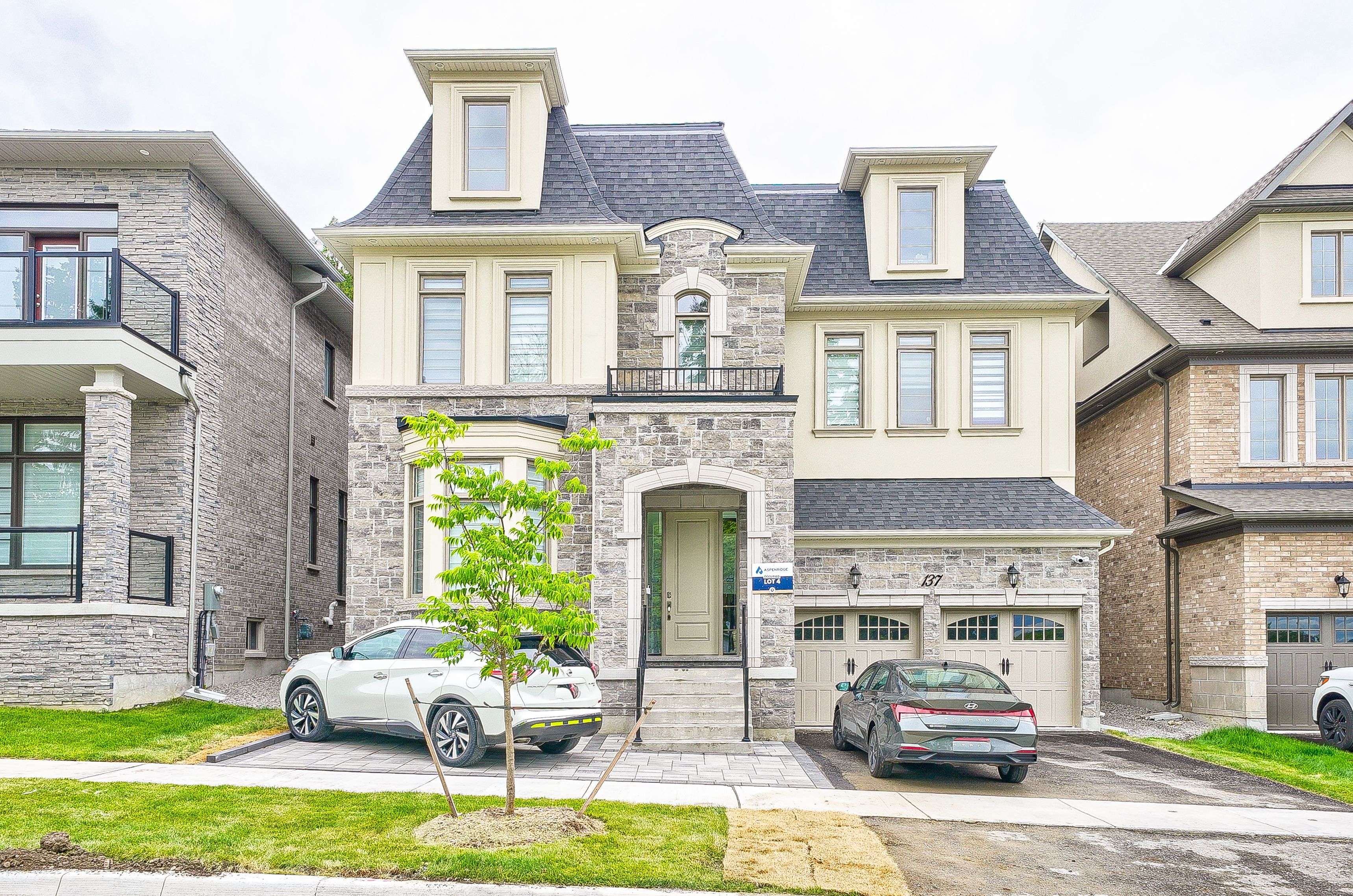 Richmond Hill, ON L4C 2R4,137 HILLSVIEW DR #Room 1A