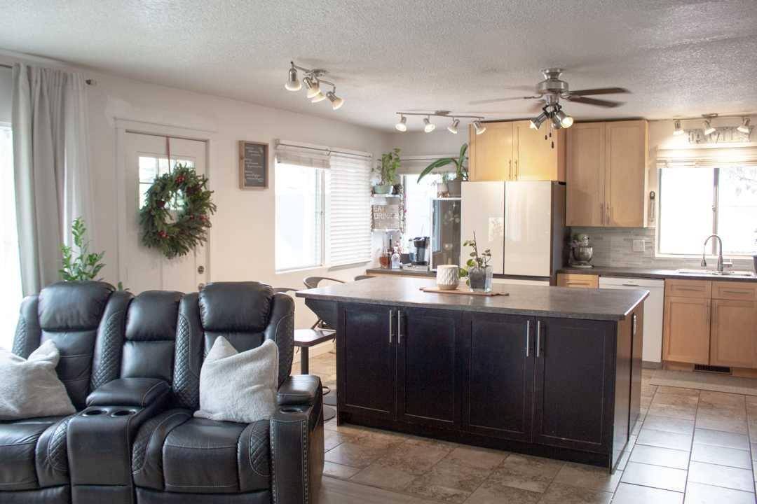 Grande Prairie, AB T8V 2J4,8618 99B ST