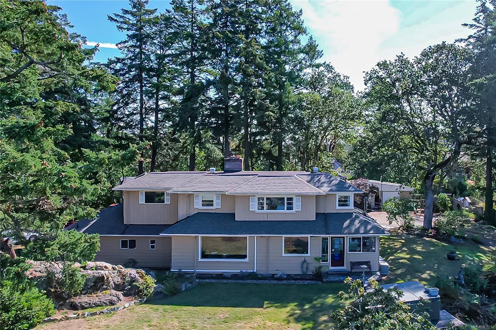 Saanich, BC V9A 2S6,2817 Murray Dr