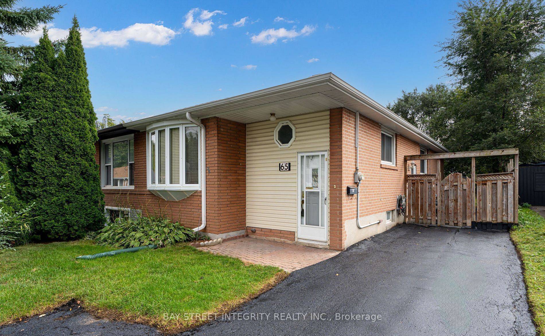 Newmarket, ON L3Y 2T4,65 Walter AVE #MAIN