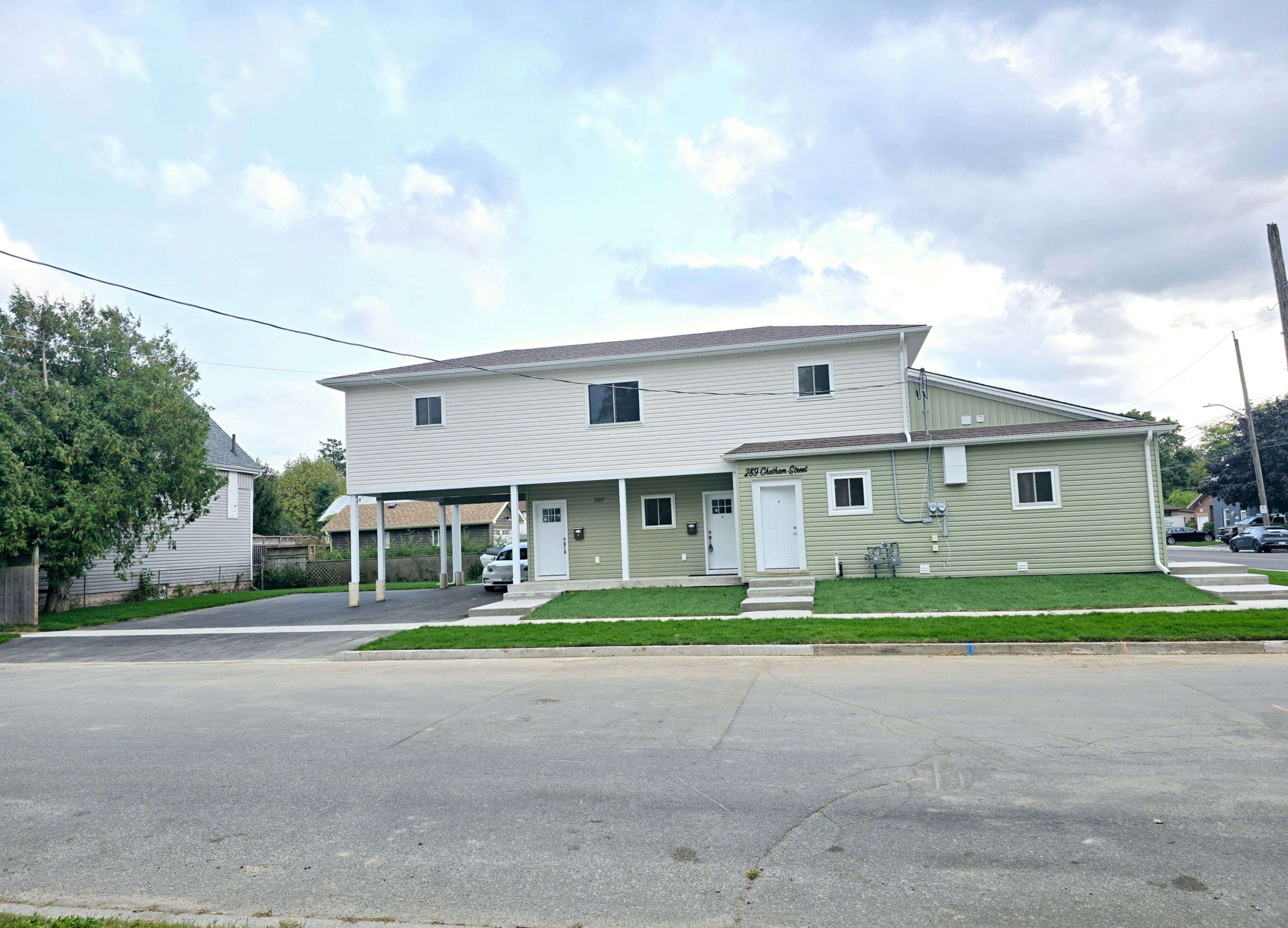 Brantford, ON N3S 6G3,289 Chatham ST #Unit-2