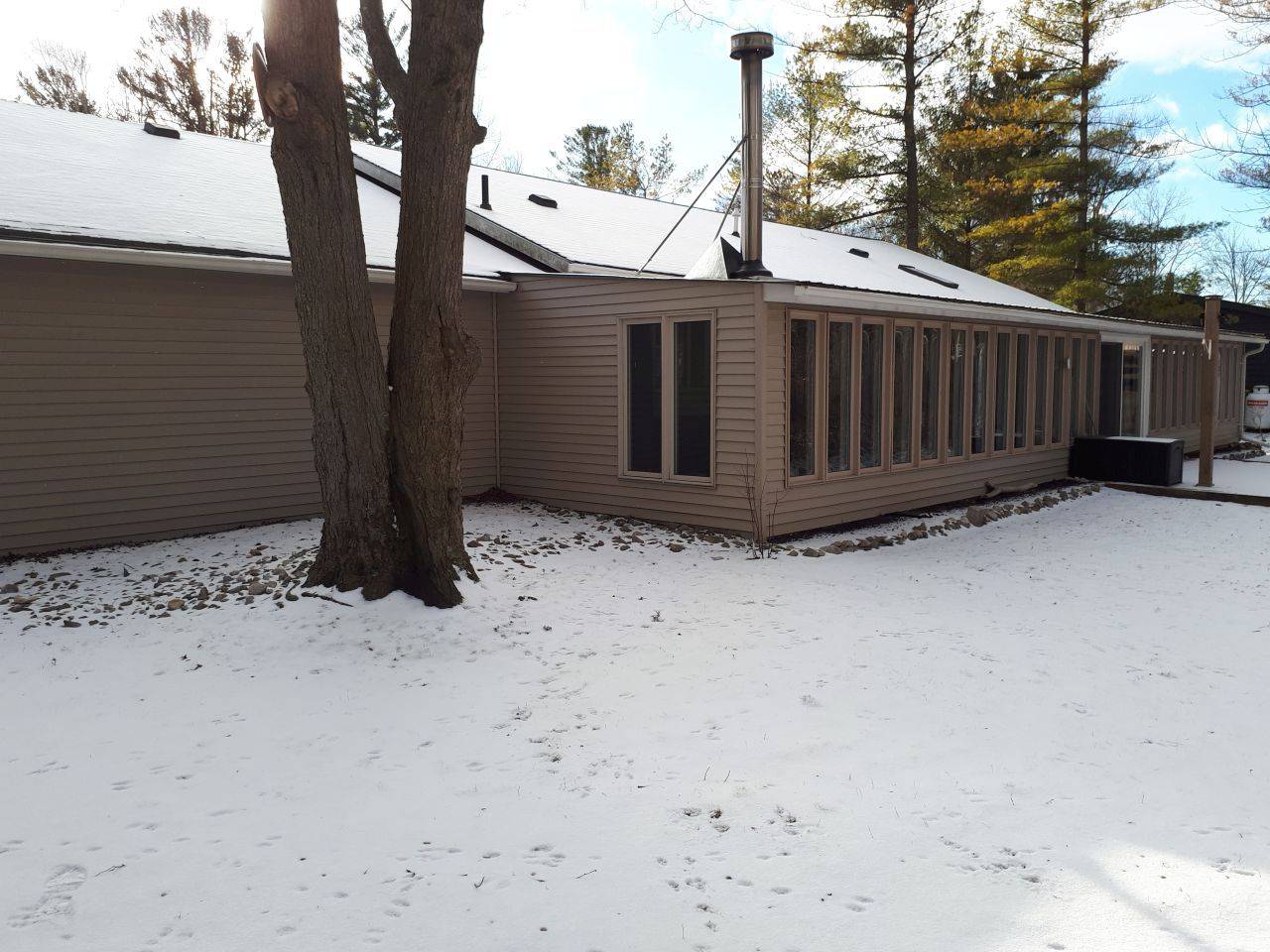 Lambton, ON N0N 1J3,6360 William-Milliken RD N