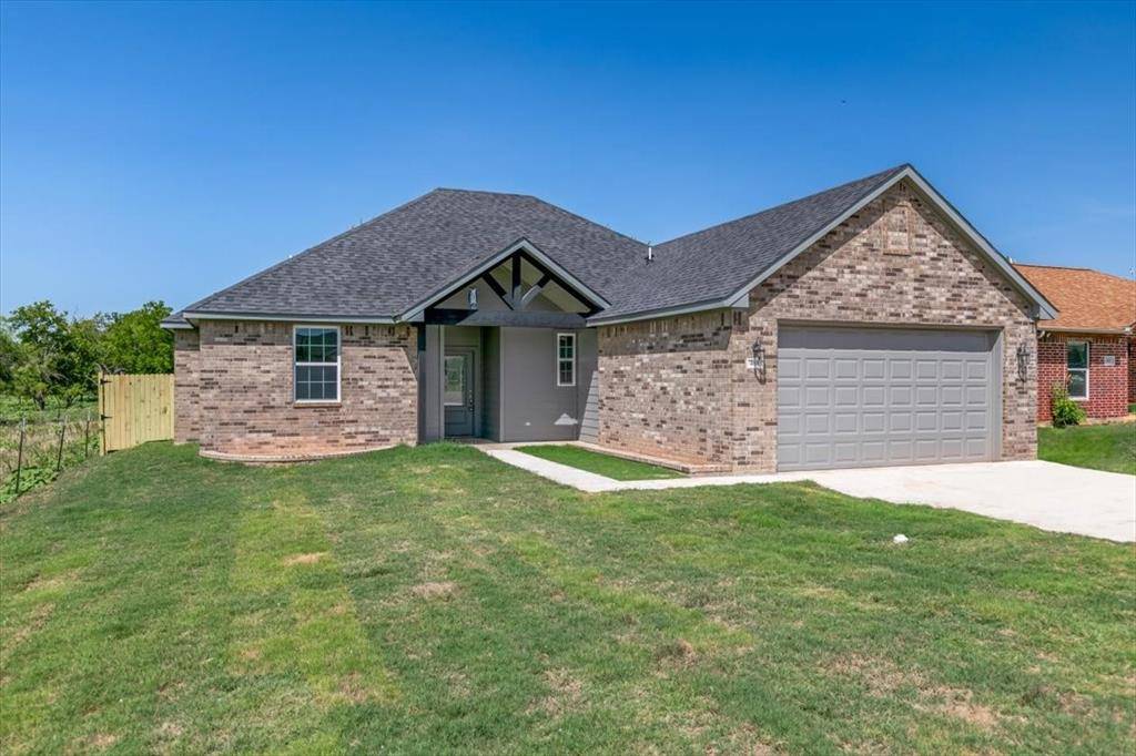 Rio Vista, TX 76093,401 Mesquite Drive