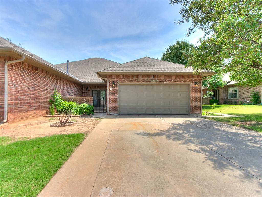 Edmond, OK 73013,1928 NW 160th Place