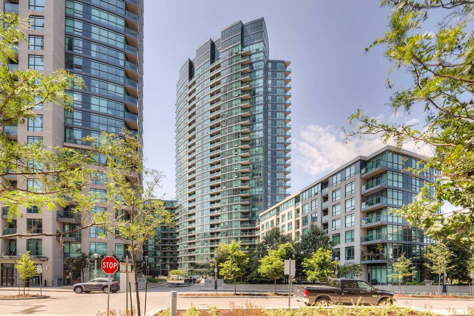 Toronto, ON M5V 1B2,231 Fort York BLVD #1807