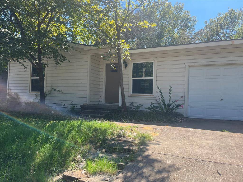 Weatherford, TX 76086,207 Live Oak Lane