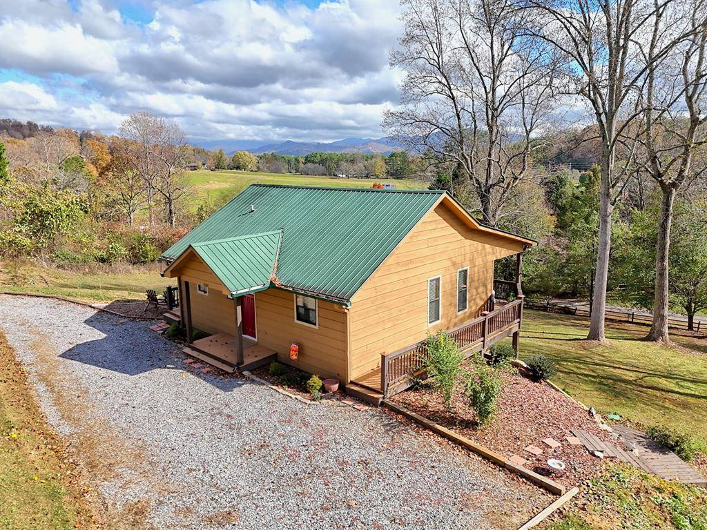 Hayesville, NC 28904,411 Cabin Drive