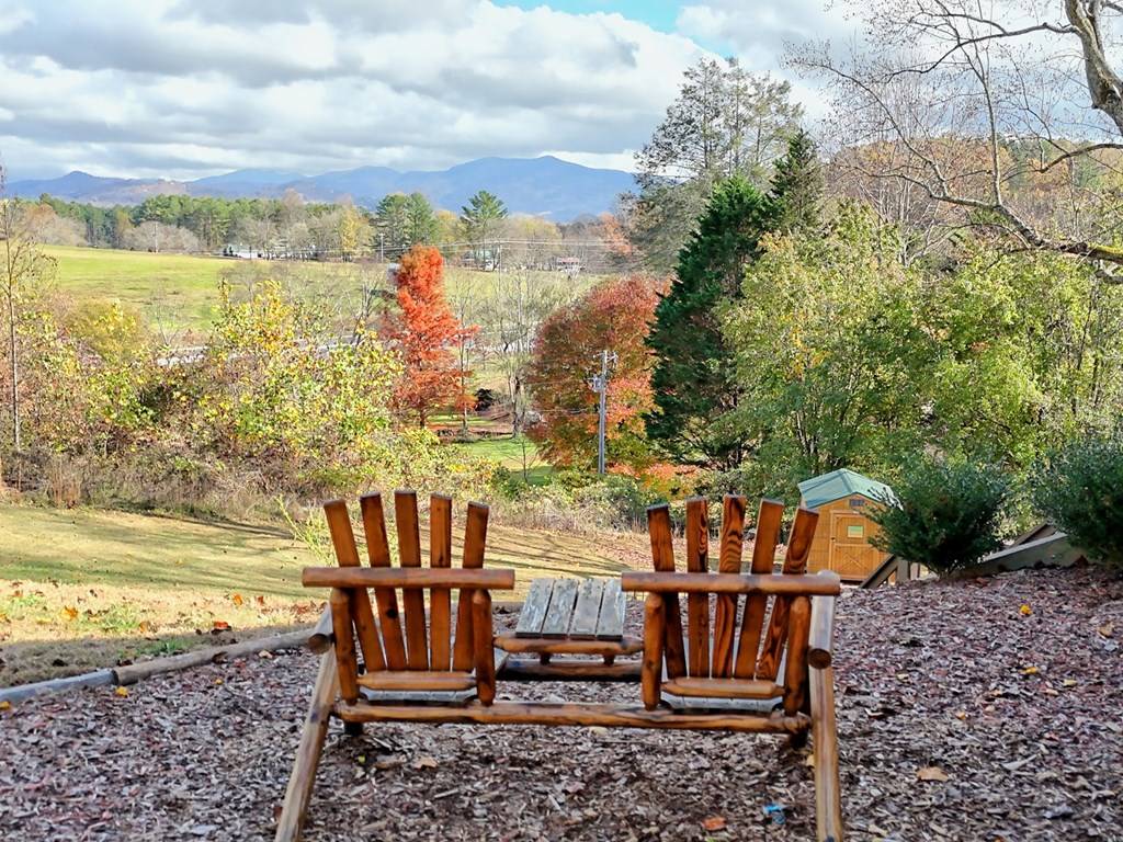 Hayesville, NC 28904,411 Cabin Drive