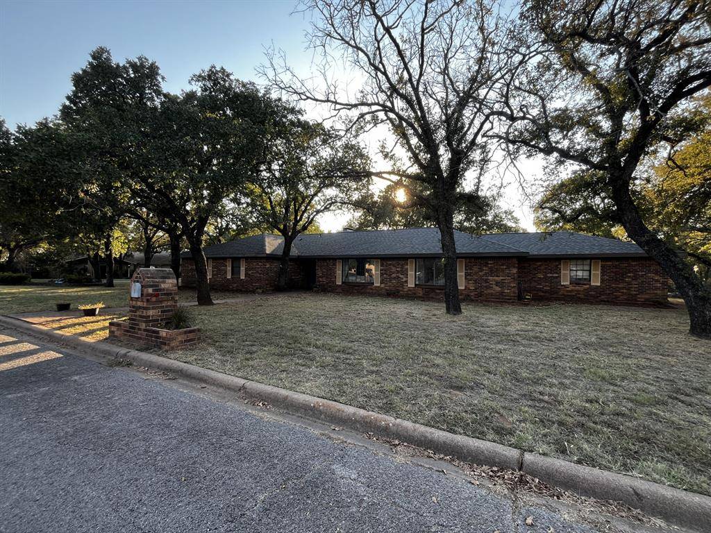 Mineral Wells, TX 76067,1 Fair Oaks Street