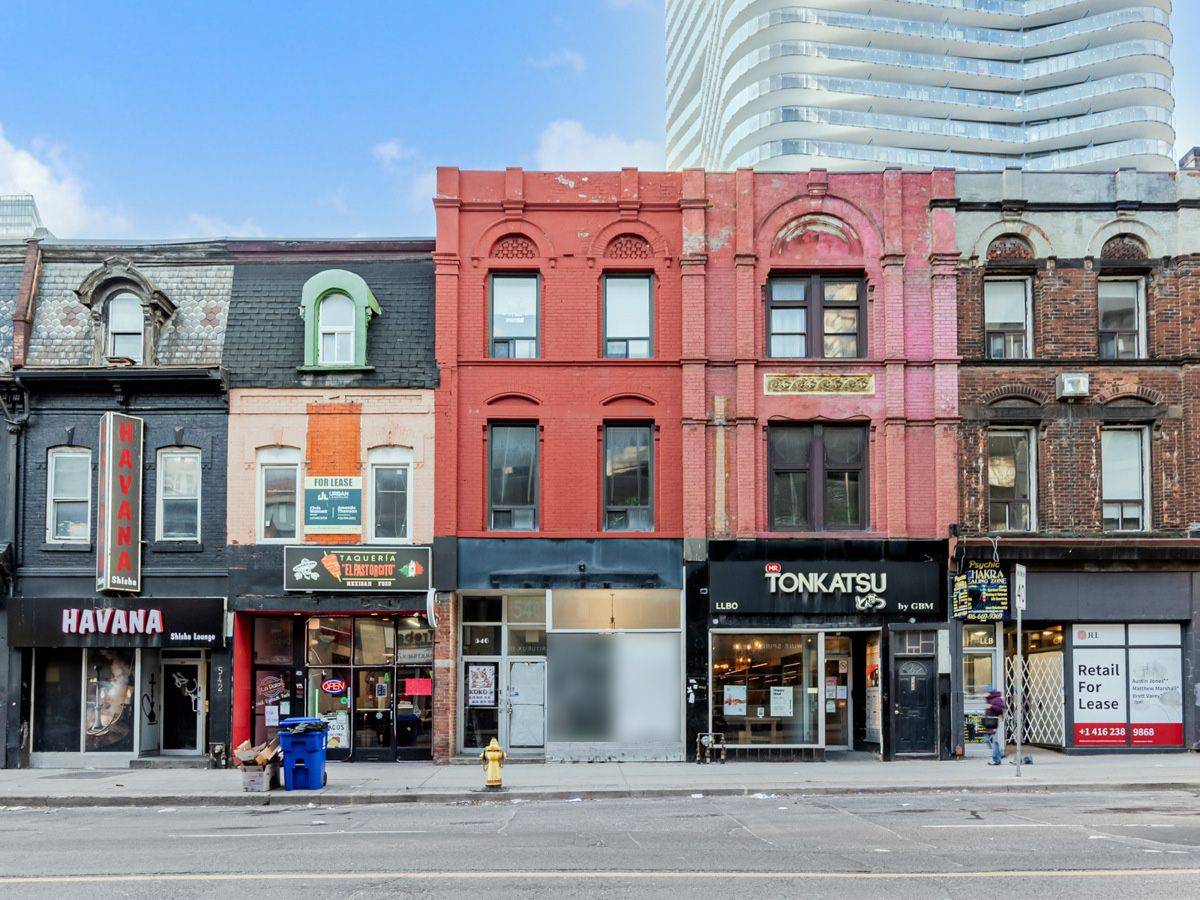 Toronto C01, ON M4Y 1Y8,546 Yonge ST