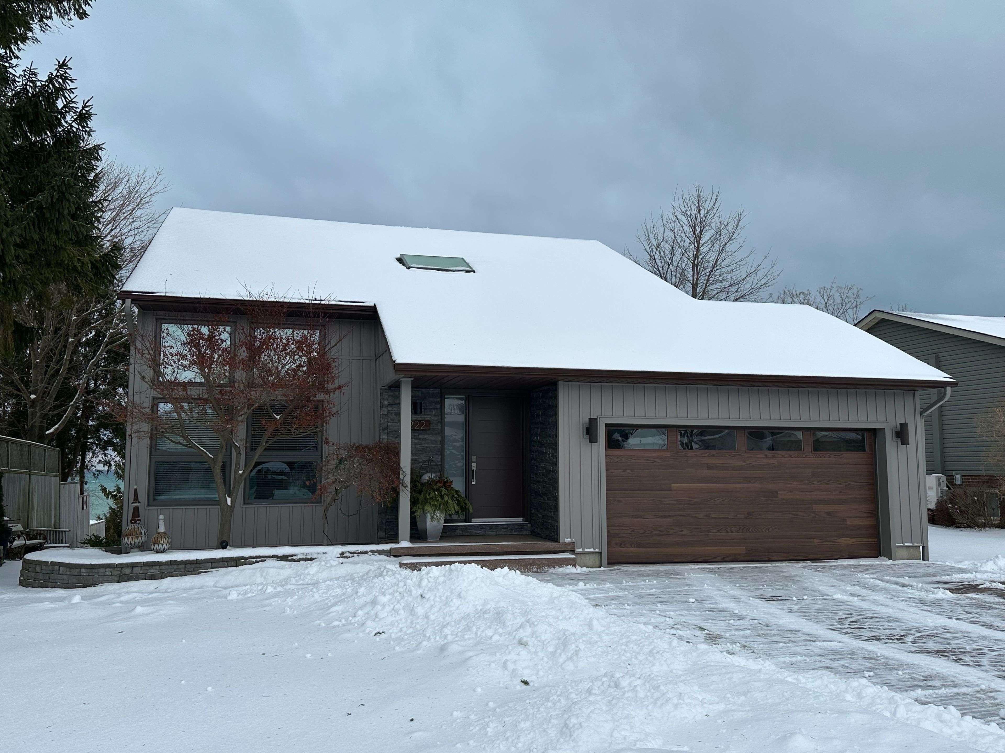 Kincardine, ON N2Z 2P6,222 Penetangore ROW