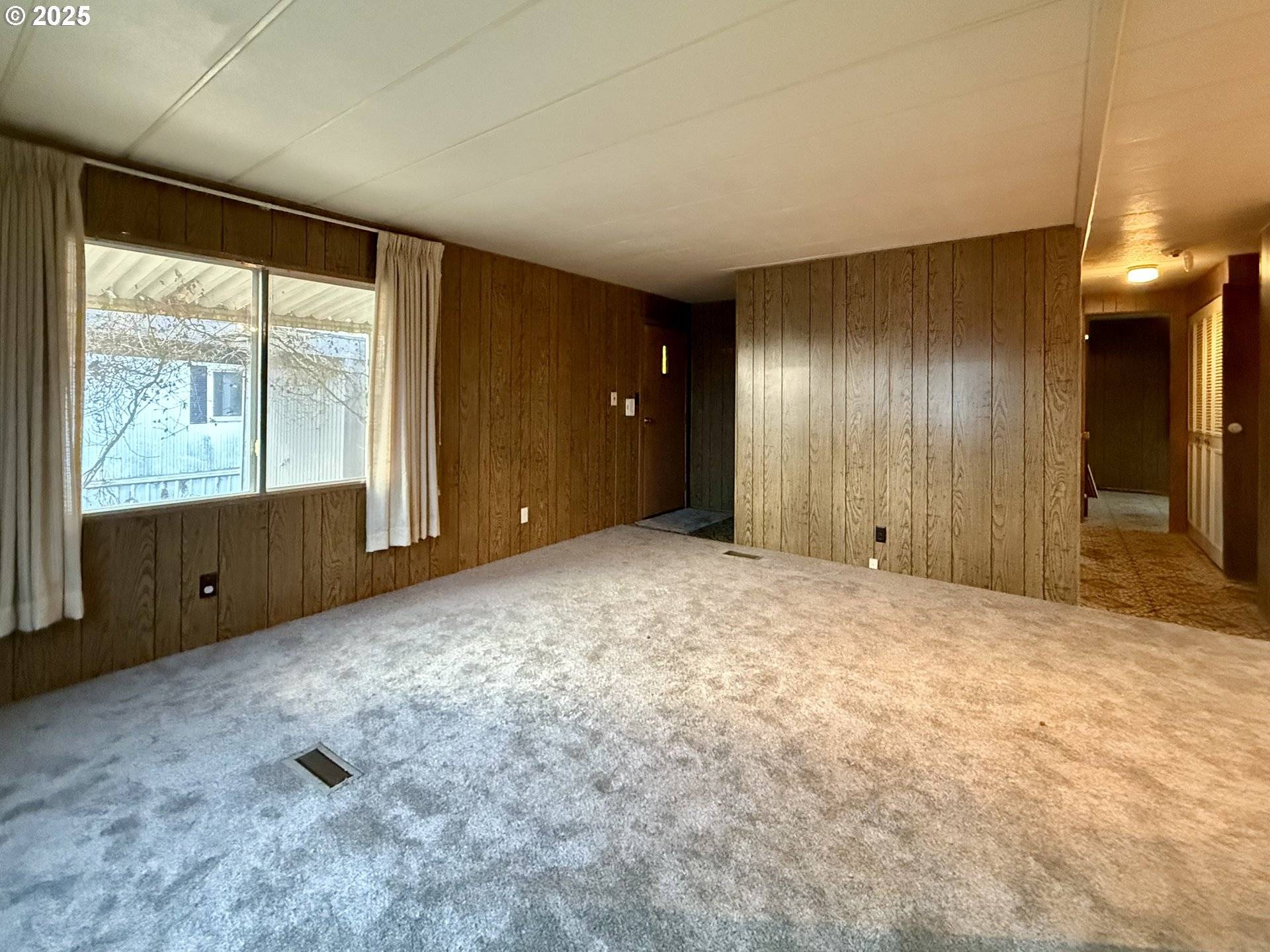 500 N Gilwood ST #6, Carlton, OR 97111