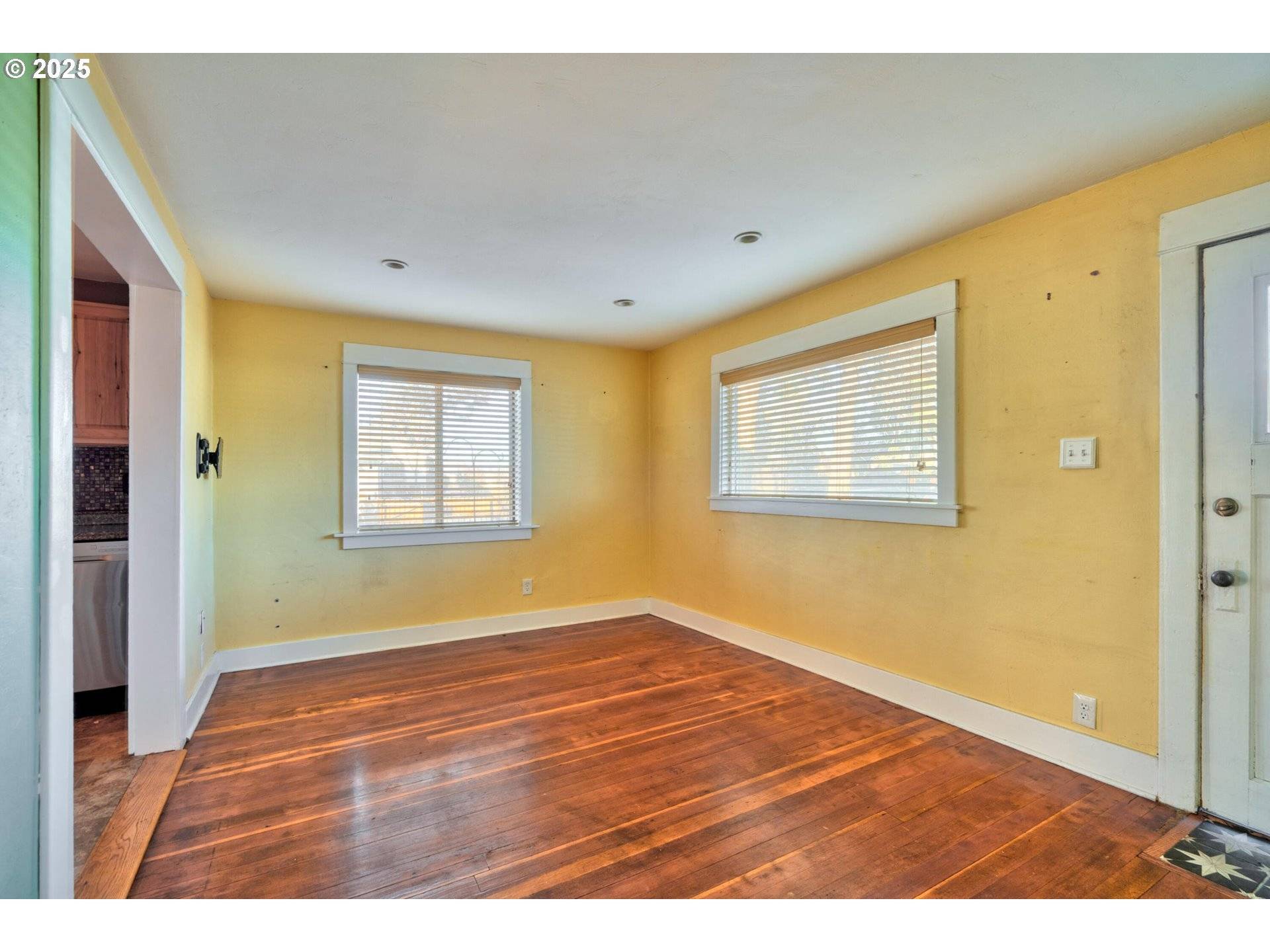 Redmond, OR 97756,535 SW 11TH ST