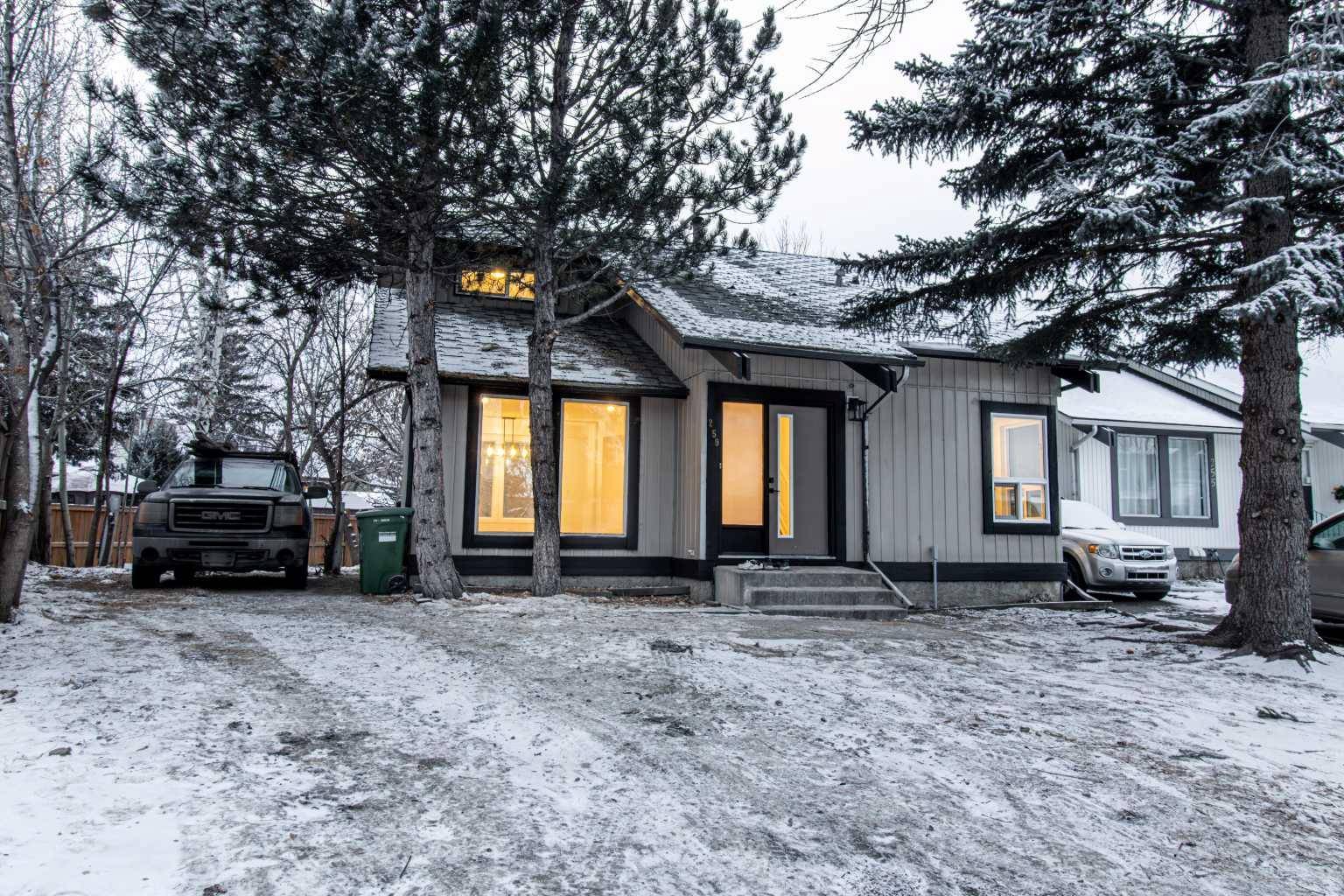 Calgary, AB T1Y 3G5,259 Whitehill PL NE