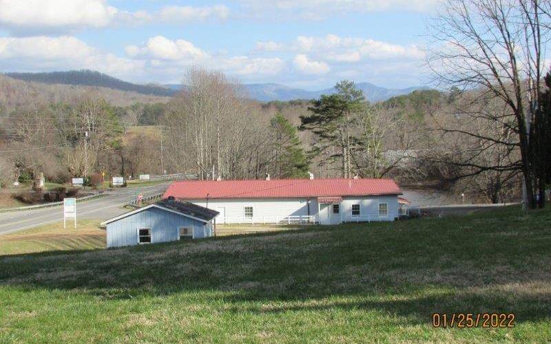 Hayesville, NC 28904,8 Chatuge Village Circle