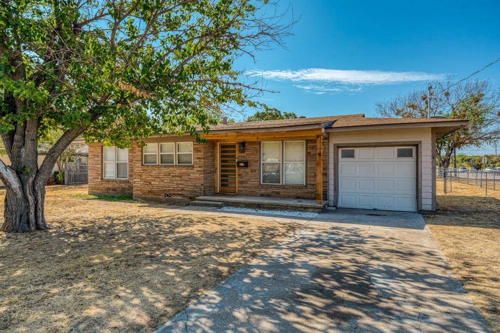 Granbury, TX 76048,613 Crestview Drive