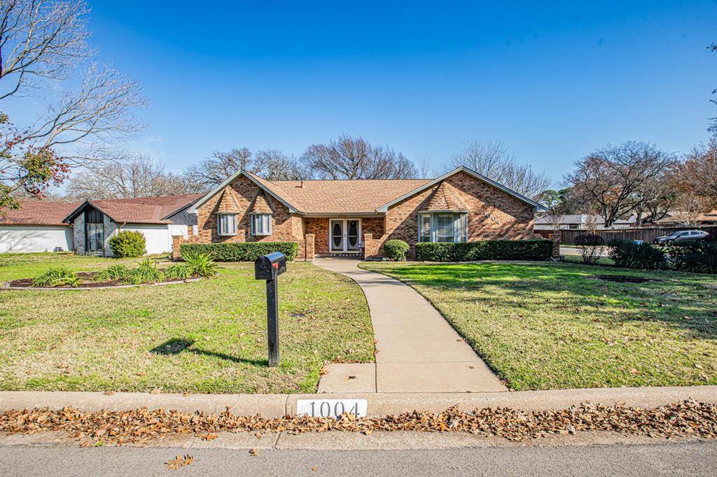 Grapevine, TX 76051,1004 Yellowstone Drive