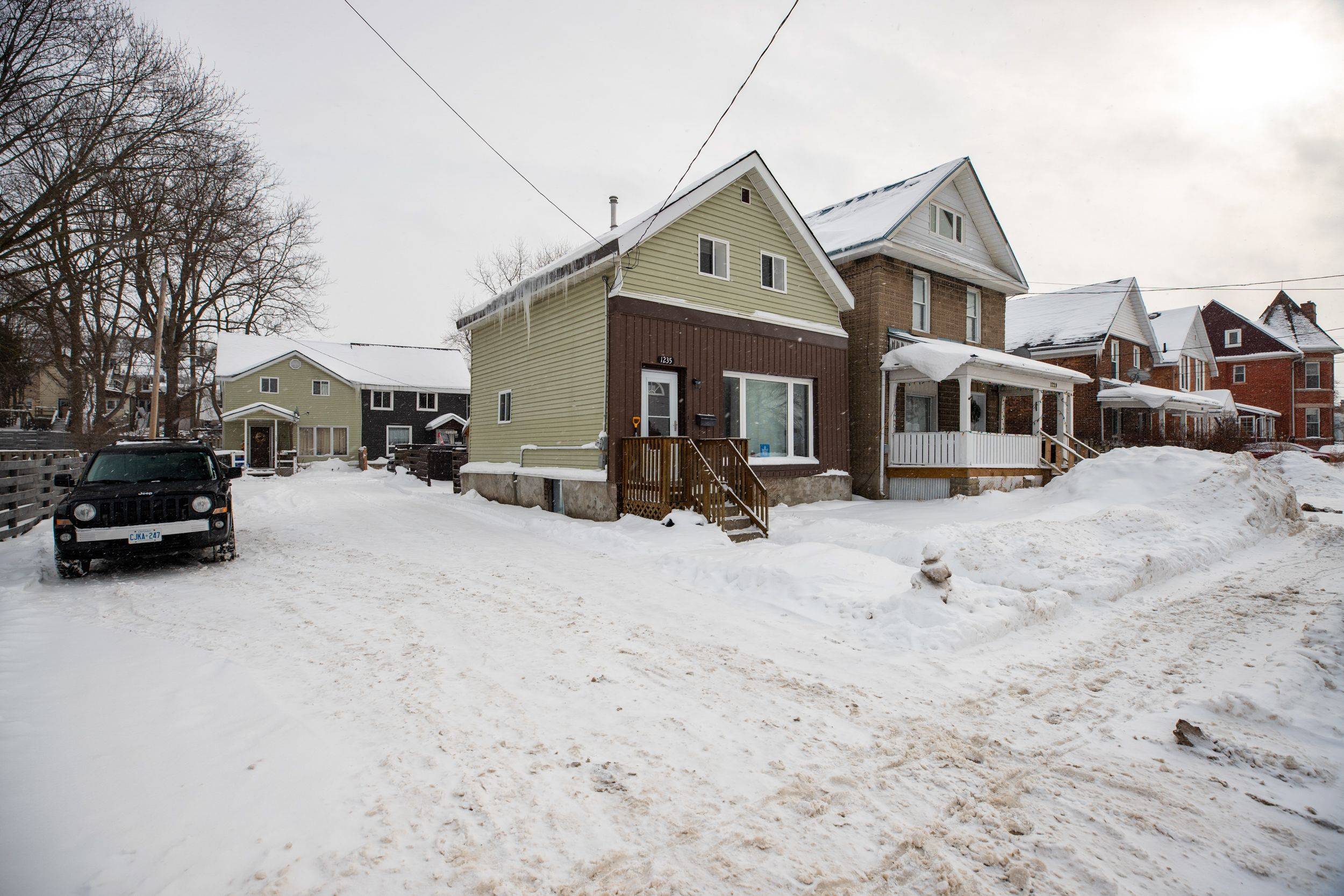 Owen Sound, ON N4K 2J2,1235 2ND AVE E