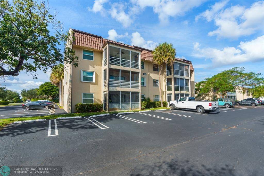 Coral Springs, FL 33065,2700 Riverside Dr  #203-B