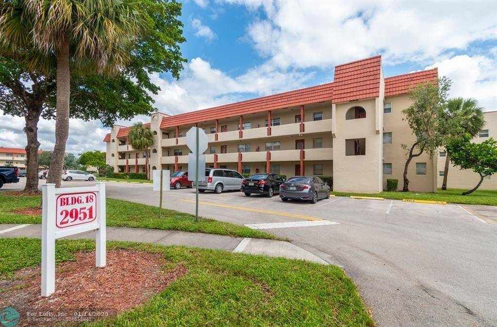 Sunrise, FL 33322,2951 E Sunrise Lakes Dr  #211