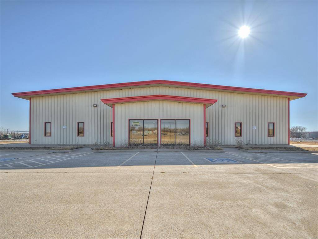 Elk City, OK 73644,1602 Enterprise Road