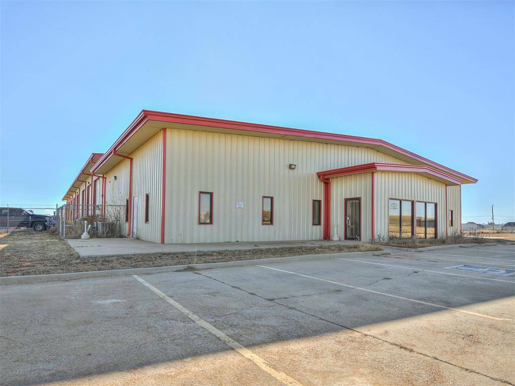 Elk City, OK 73644,1602 Enterprise Road