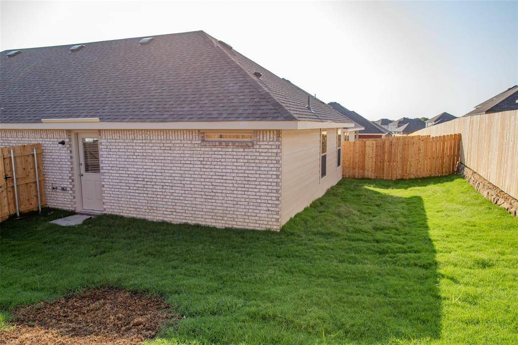 Ennis, TX 75119,1301 Starling Lane