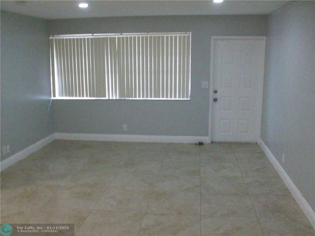 Coral Springs, FL 33071,9976 TWIN LAKES DR  #35-E