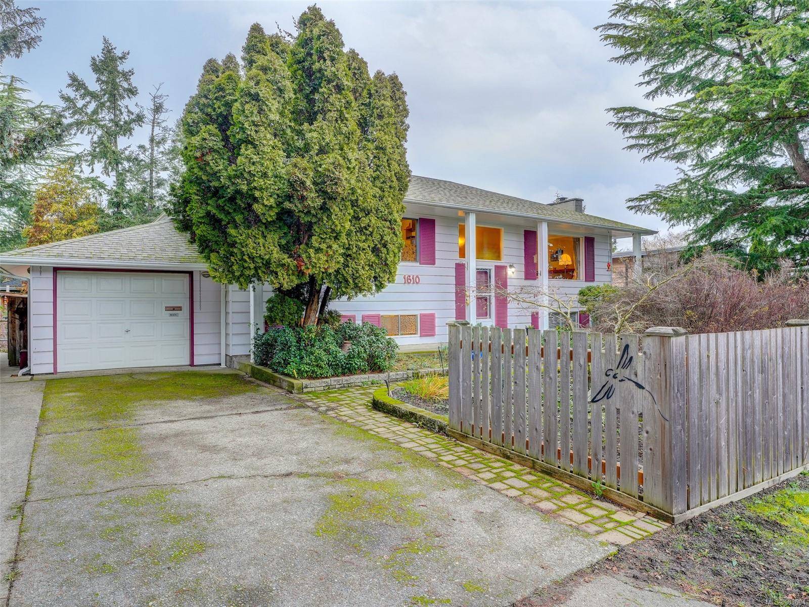 Saanich, BC V8N 1M4,1610 Blair Ave