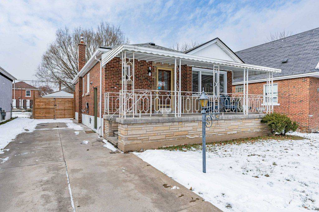 Hamilton, ON L8K 3N1,42 Martin RD