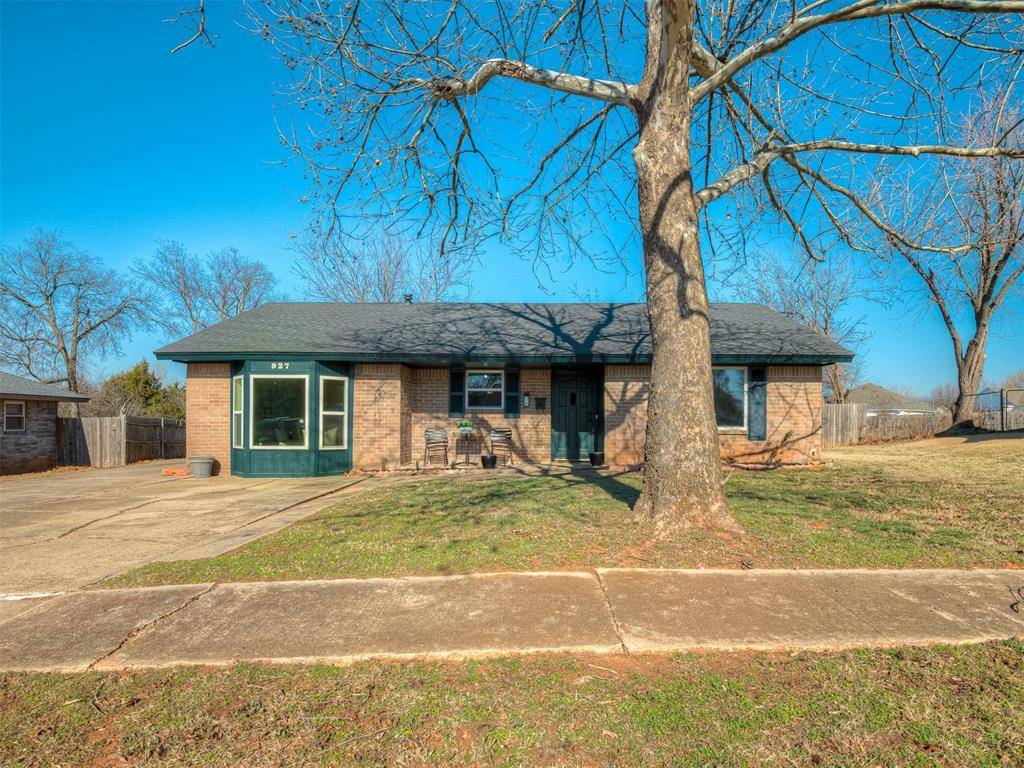 Norman, OK 73071,927 Woodlake Drive