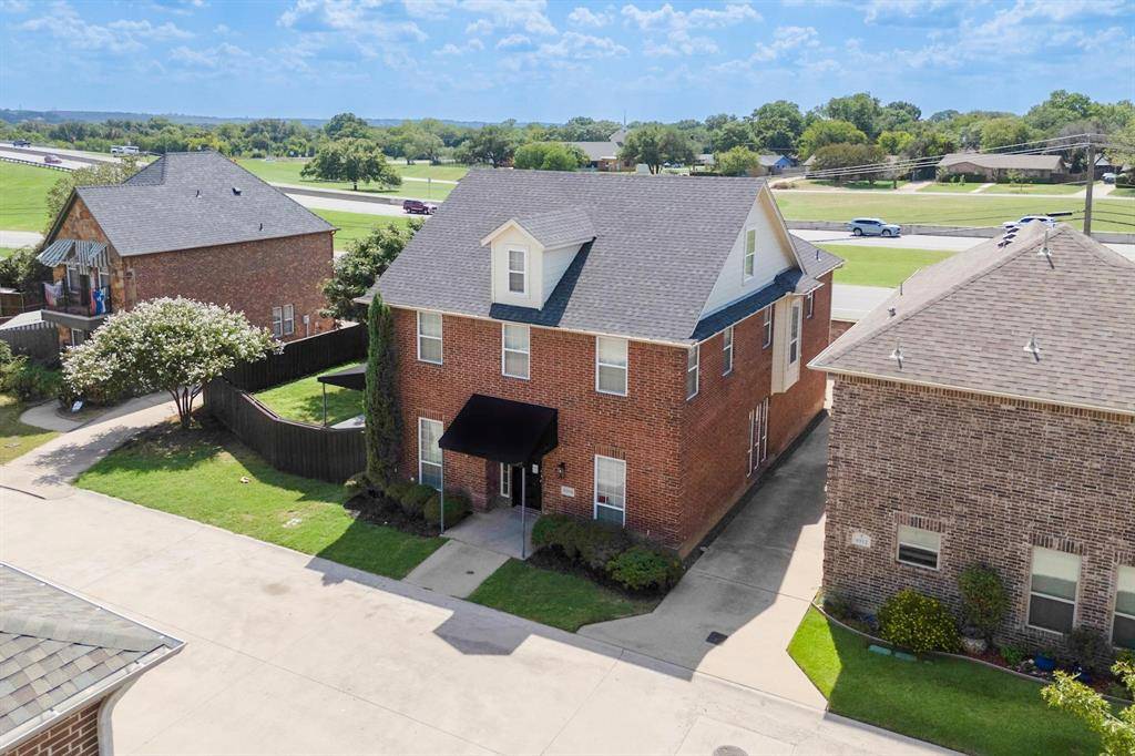 Fort Worth, TX 76116,4916 Ridglea Hills Court