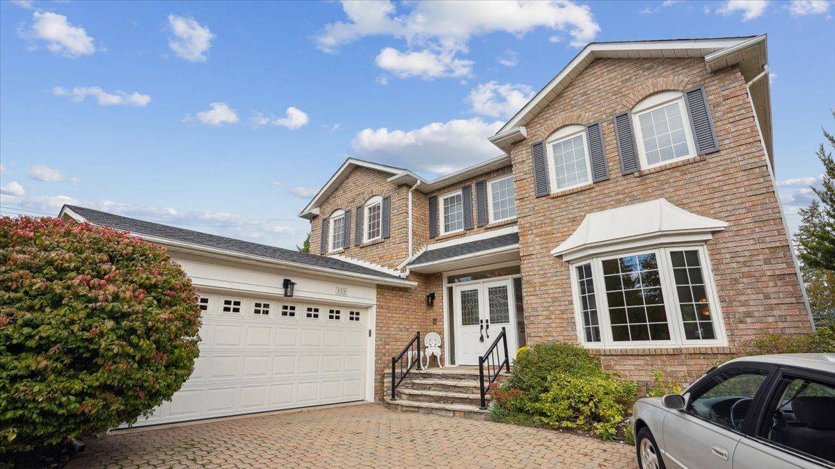 Oakville, ON L6J 6N7,524 Chillingham CRES