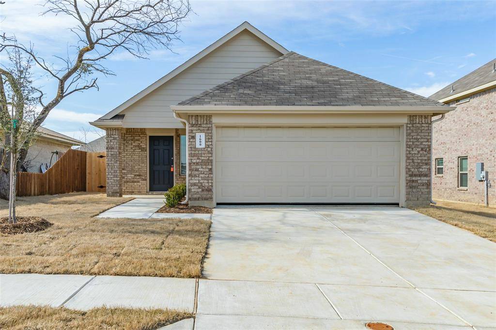 Ennis, TX 75119,1600 Oriole Drive