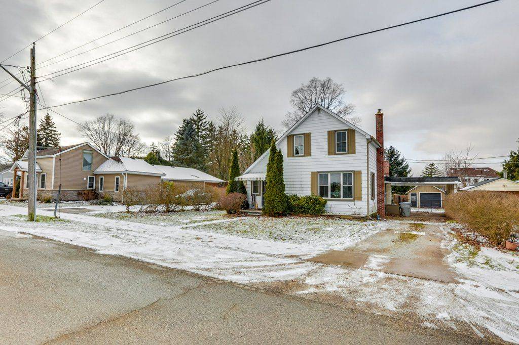 Lambton Shores, ON N0M 1B0,22 Ann ST