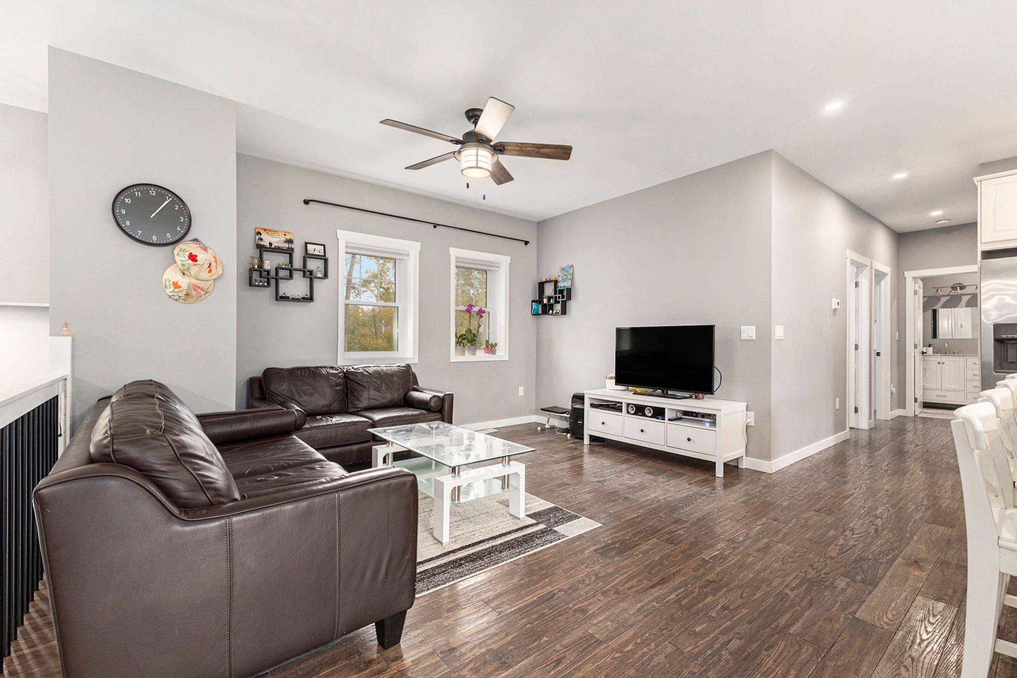 Smiths Falls, ON K7A 5G2,11 PEARL ST