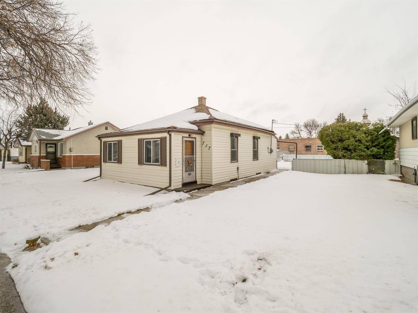 Lethbridge, AB T1H2N8,717 12C ST N