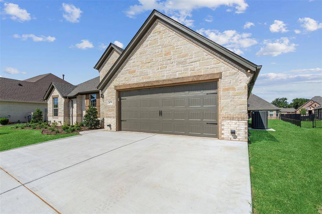 Granbury, TX 76048,2079 Spieth Street