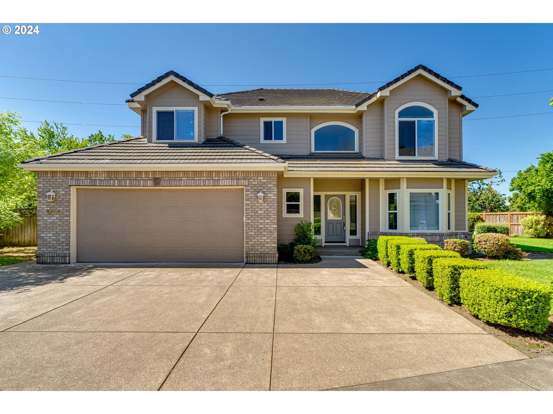 Eugene, OR 97408,3424 RIVER POINTE DR