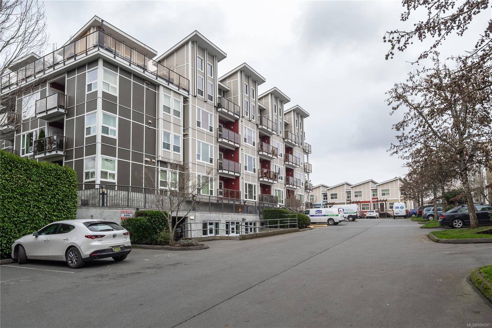 Langford, BC V9B 0H2,866 Brock Ave #413