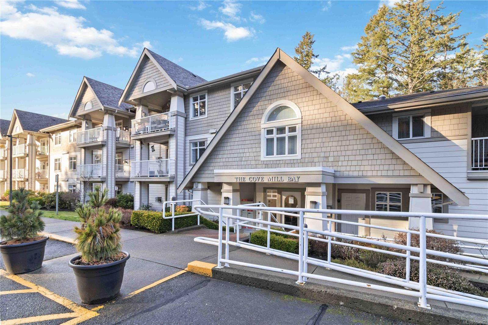 Mill Bay, BC V8H 1K9,2777 Barry Rd E #109