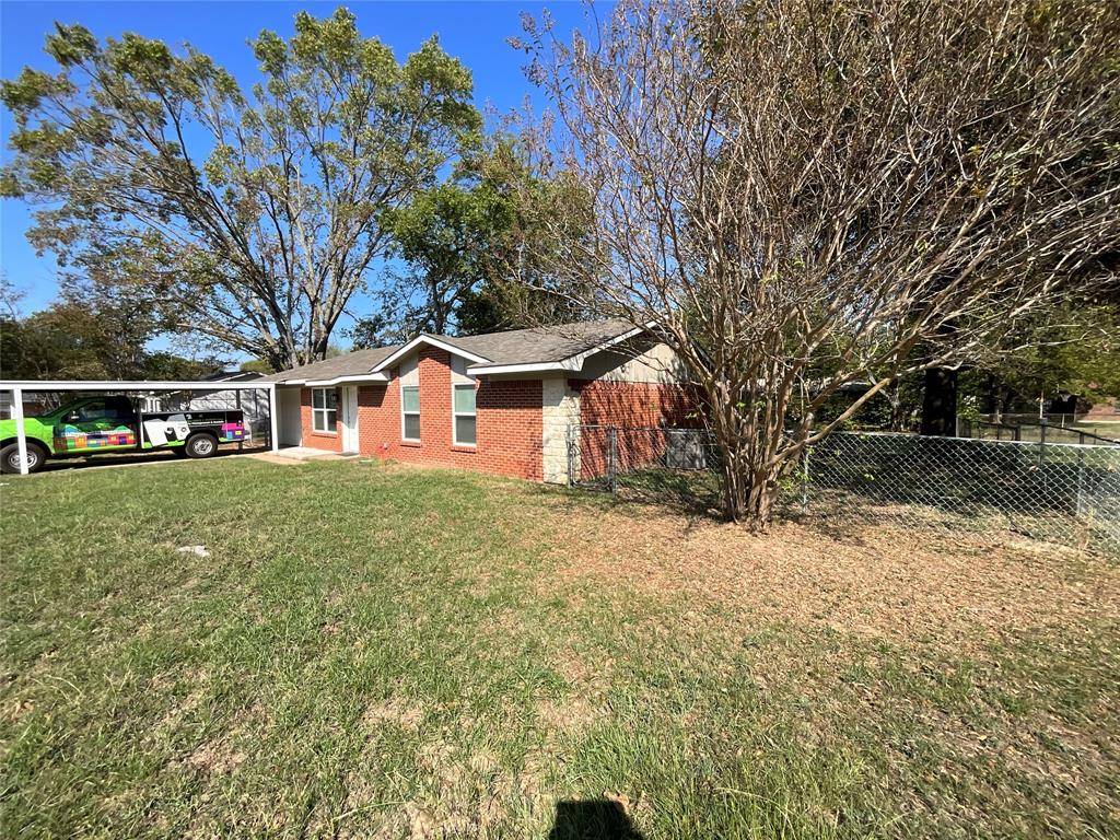 Malakoff, TX 75148,405 E Pine Street