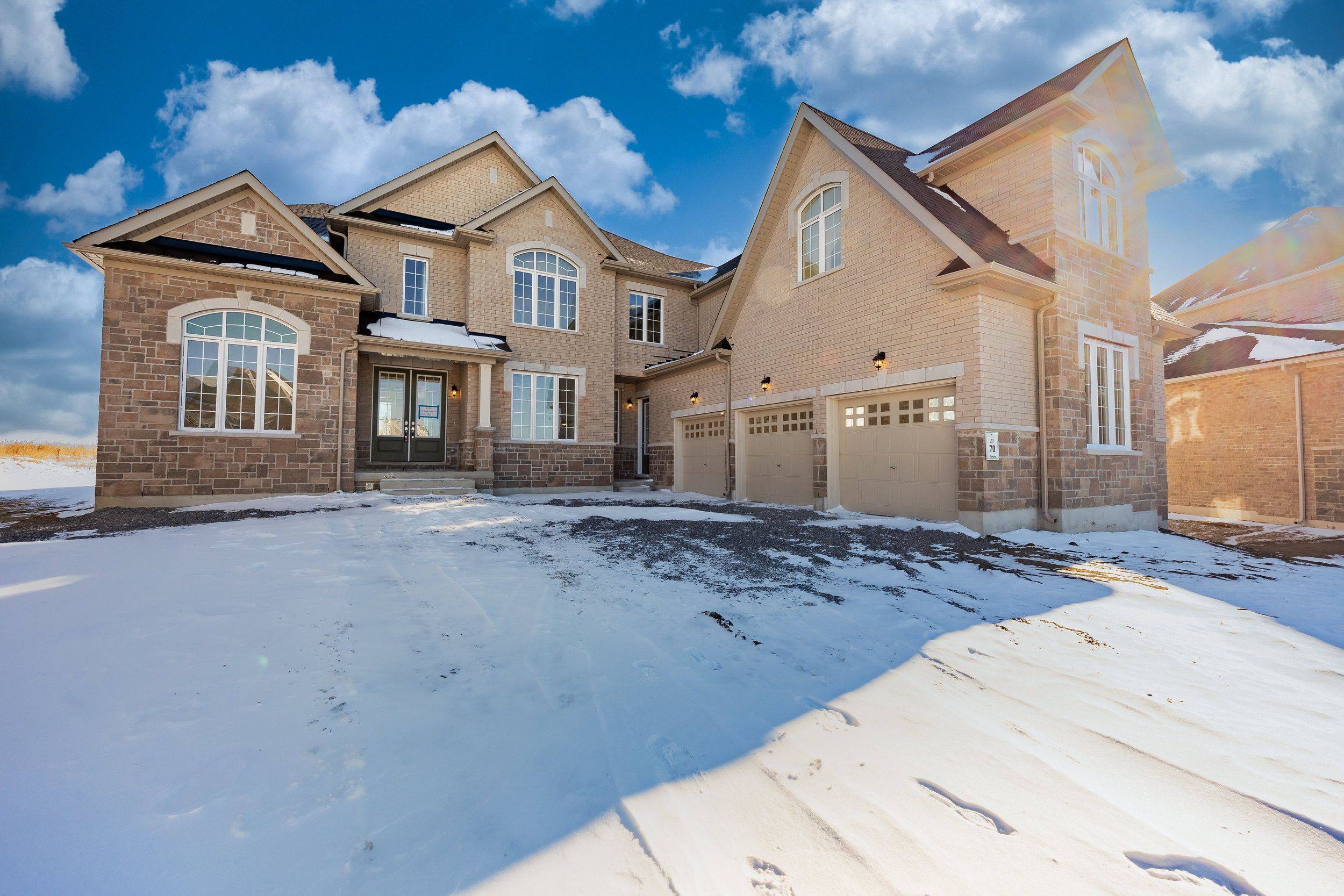 Peterborough, ON K9J 6Y3,96 Golden Meadows DR