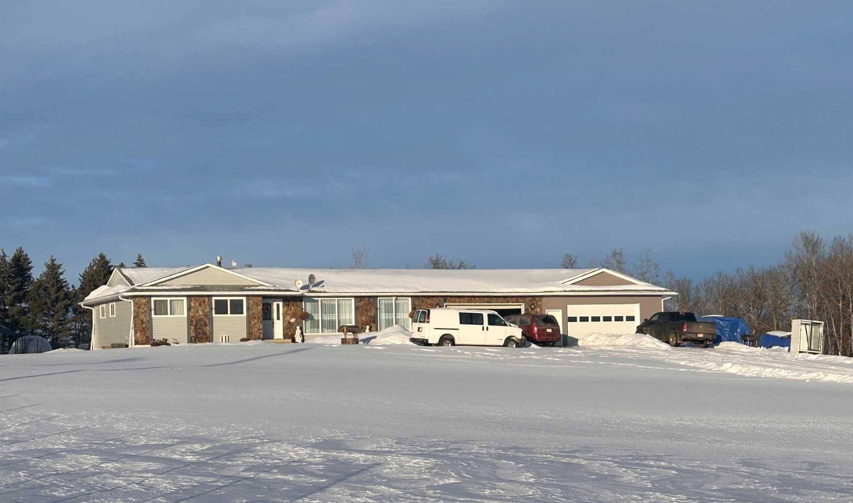 Innisfree, AB T0B 2G0,11206 512 Township