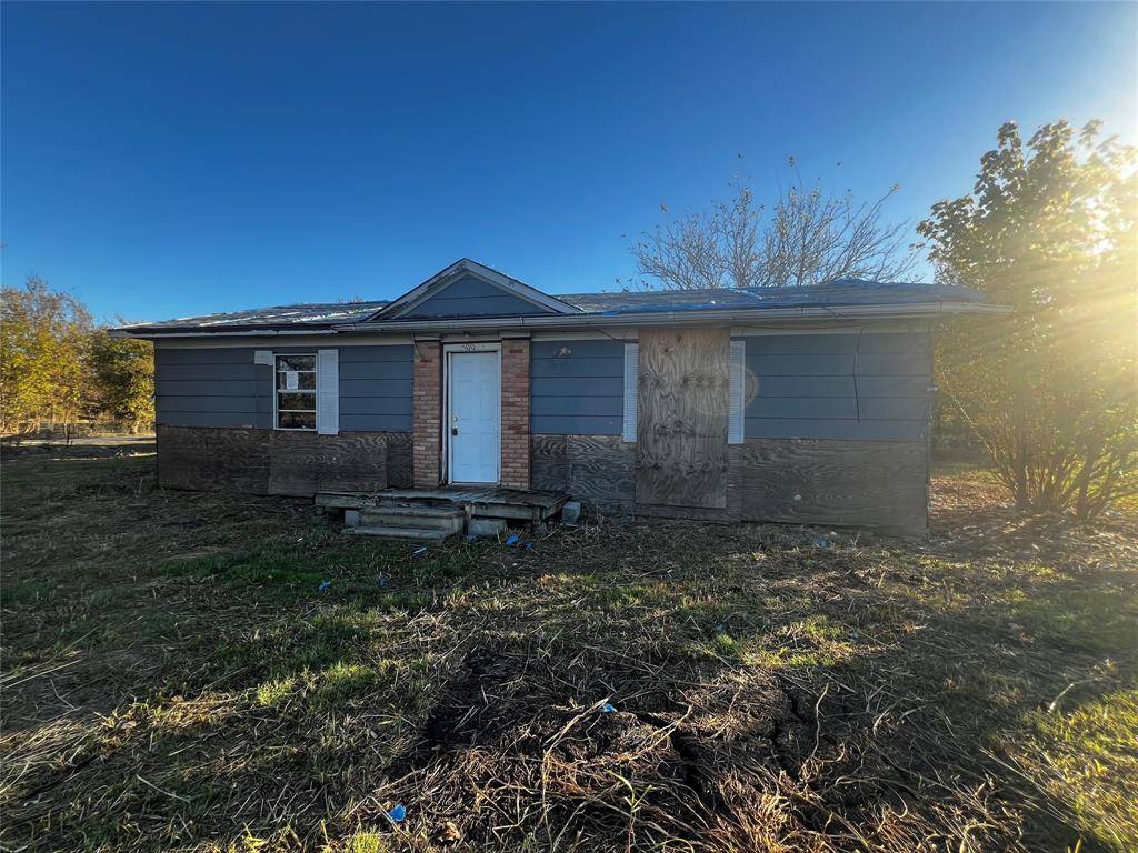 Brandon, TX 76628,100 Pecan Street