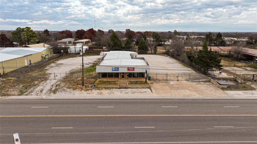 Bowie, TX 76230,1409 E Wise Street