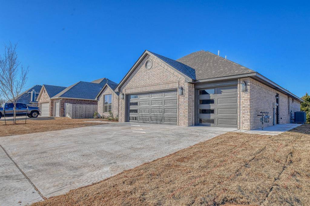 Norman, OK 73069,2808 Village Lake Drive